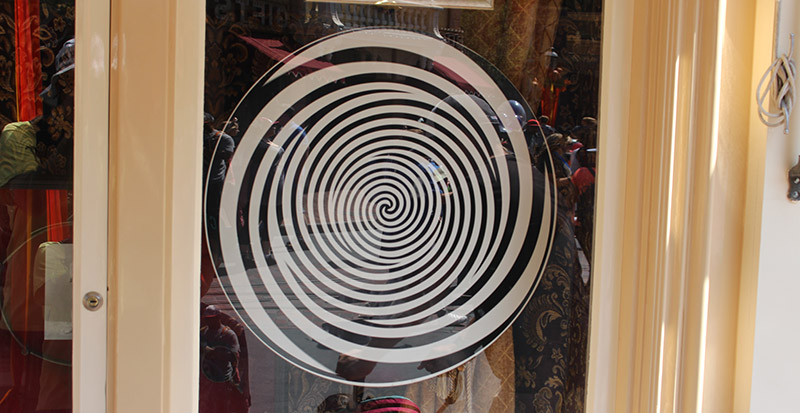 Magic Shop Window Illusion